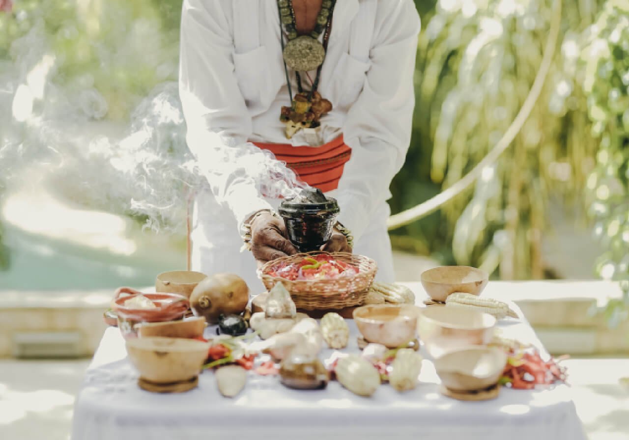 Altar durante una boda maya