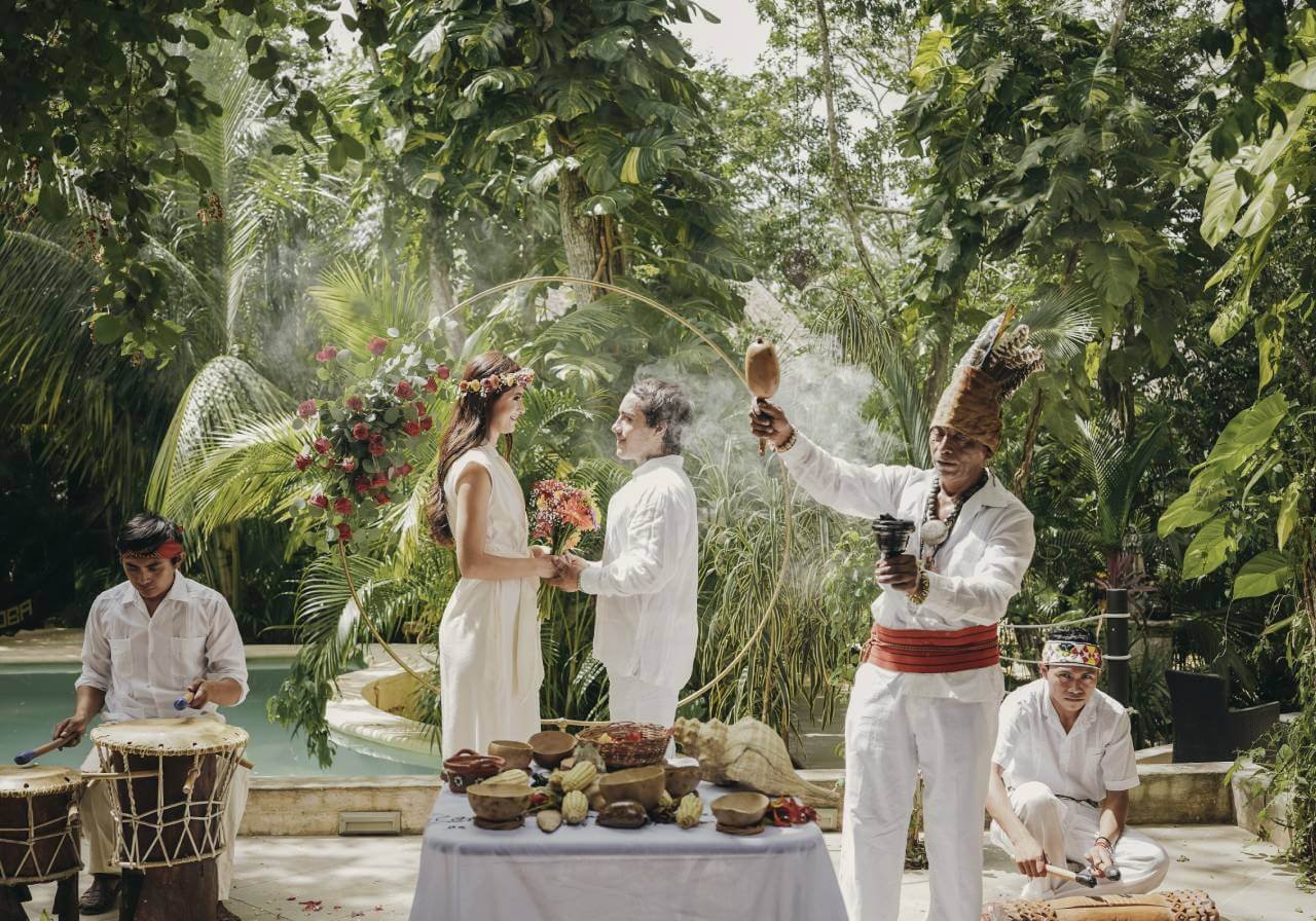 Destination weddings with Mayan traditions